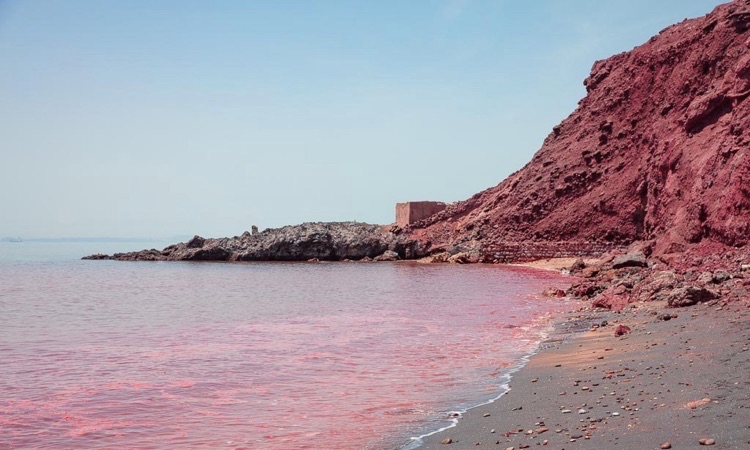 red beach hormuz